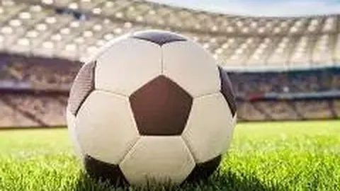 “仙崽AG独闯六人战场，孤狼吃鸡创年度精彩瞬间”